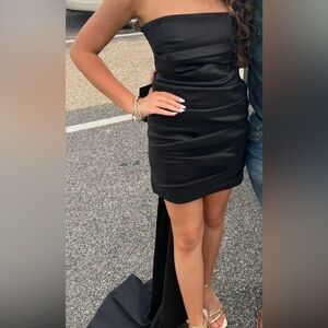 HAZEL AND OLIVE BEAUTIFUL LITTLE BLACK DRESS 🖤 adorable bow train on back!!